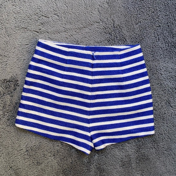 Great for 4th of July!
High Waisted Blue & White Cute Cotton Shorts! - Picture 3 of 4